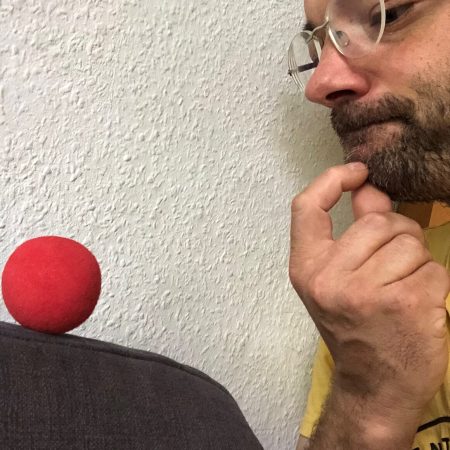 rote Nase mit Abstand